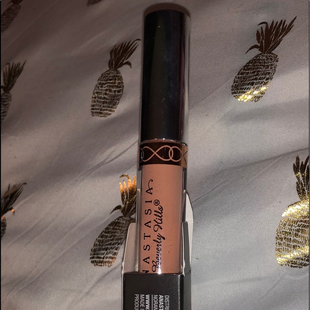 Liquid lipstick